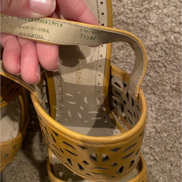 Wedges - Picture 5 of 7